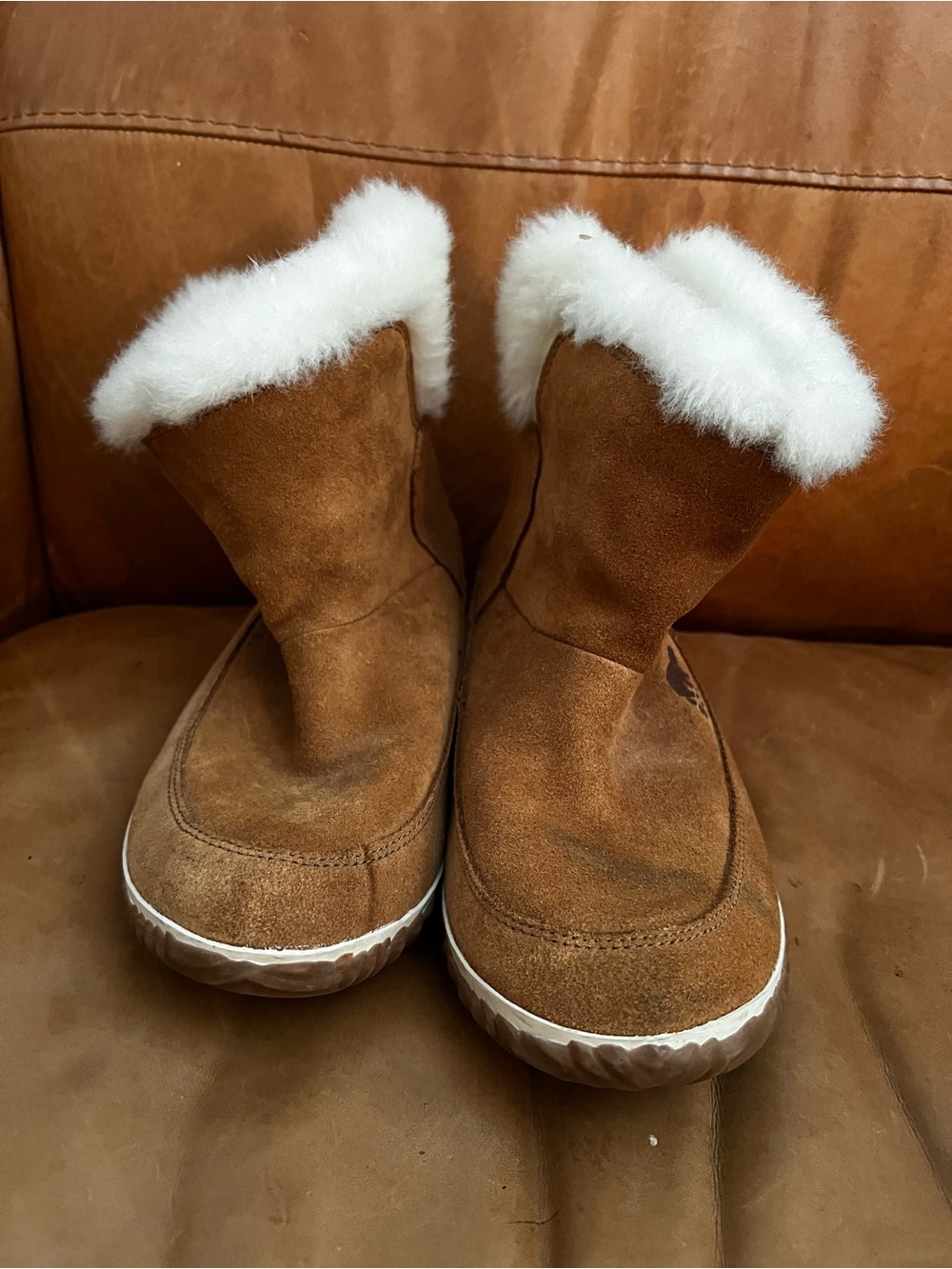 Sorel Chestnut Brown Suede Boots with White Faux Fur